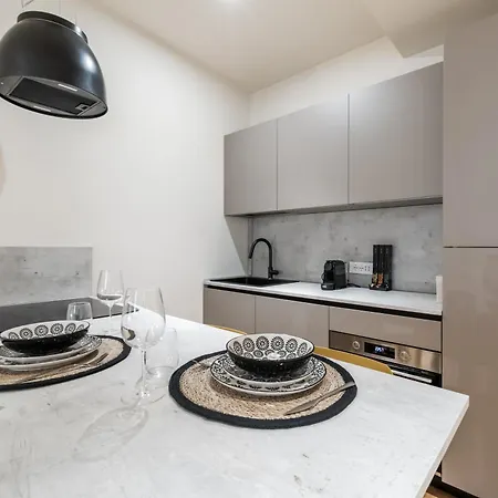 History And Design Facing The Old Port Apartment